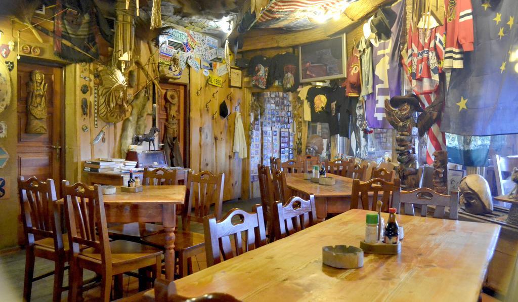 Restaurant A Penzion Steak Station Pardubice Exterior photo