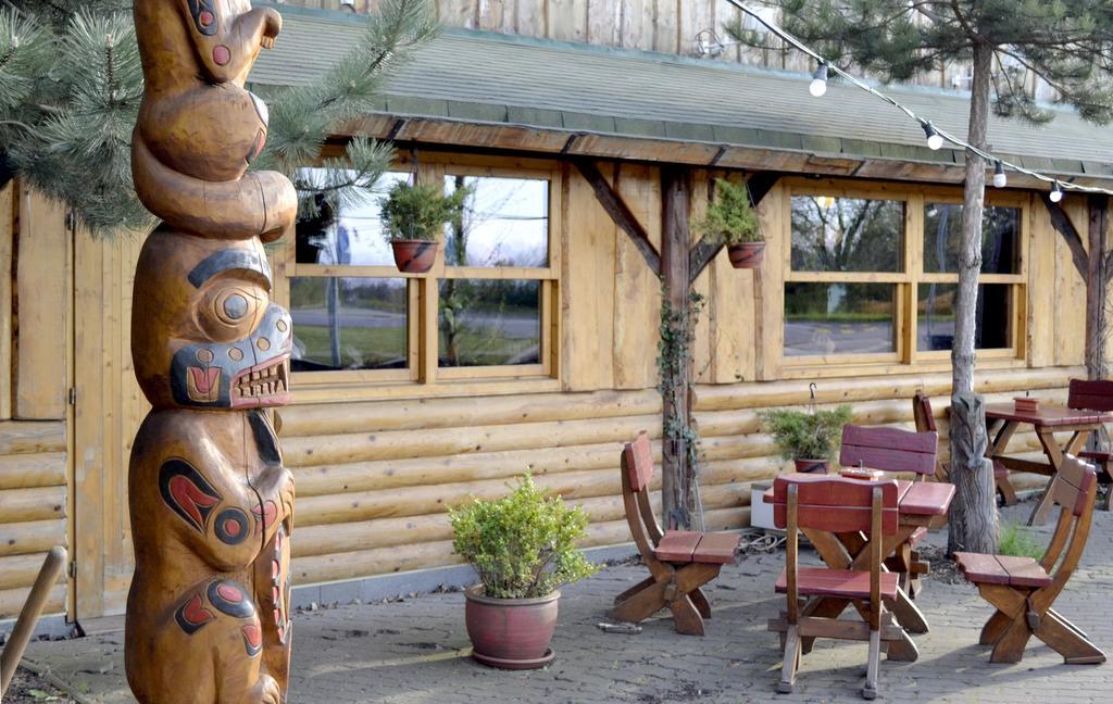 Restaurant A Penzion Steak Station Pardubice Exterior photo